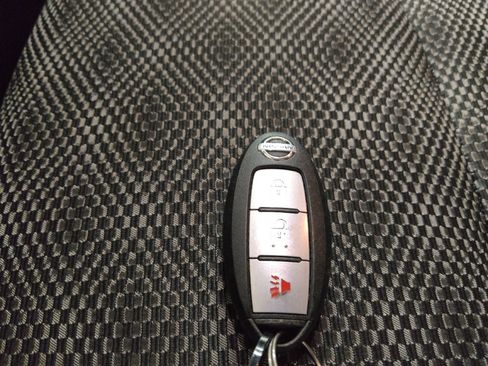 Used 2019 Nissan Rogue Sport SV AWD/4WD image 32