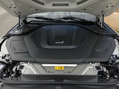 Used 2025 BMW i4 eDrive40 image 24