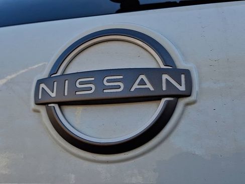 Used 2023 Nissan Rogue S image 30