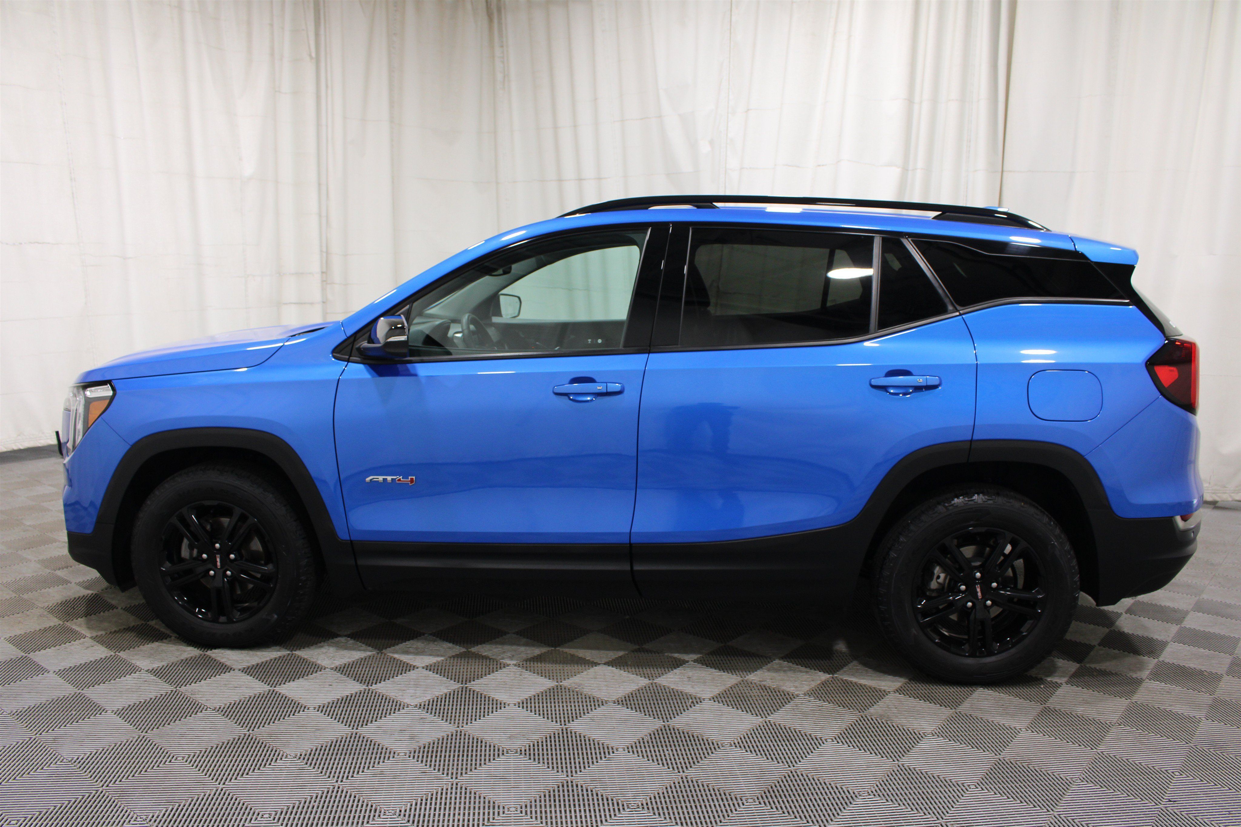 Used 2024 GMC Terrain AT4 AWD/4WD image 35