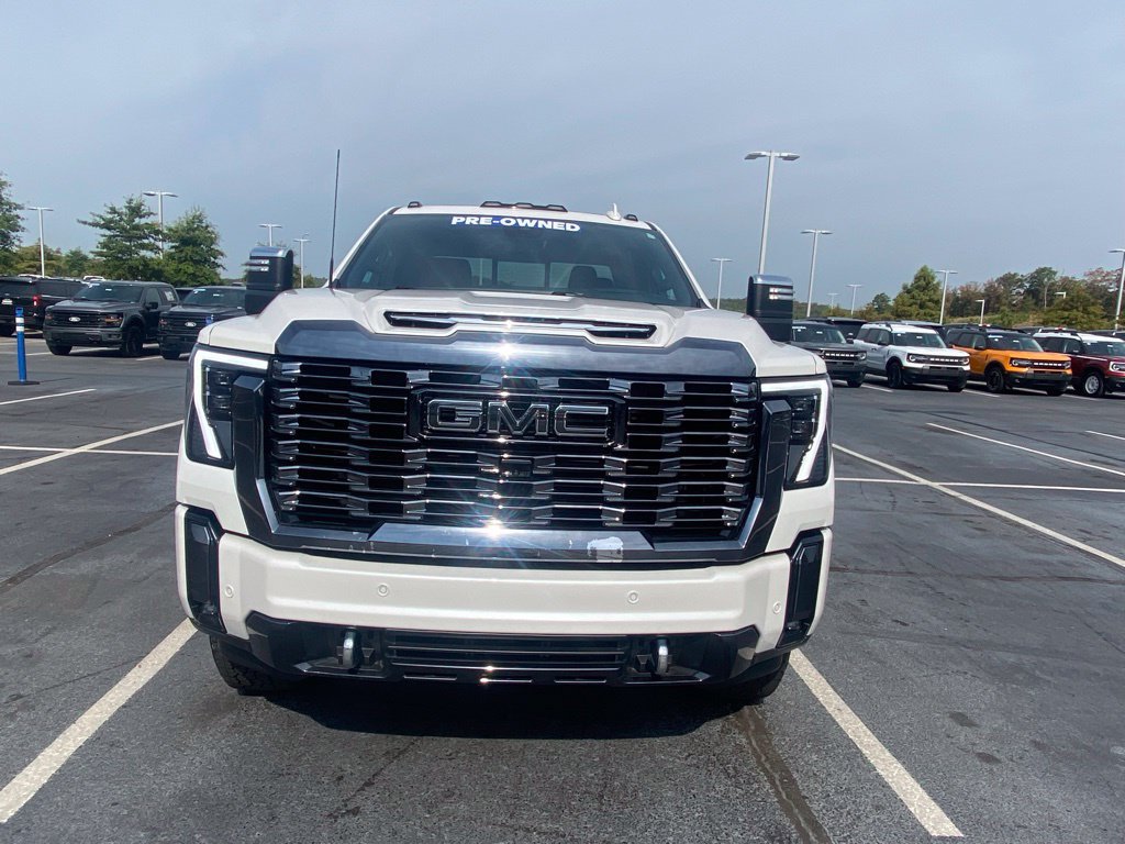 Used 2024 GMC Sierra 2500 Denali Ultimate AWD/4WD image 2