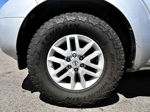 Used 2016 Nissan Frontier SV RWD image 6