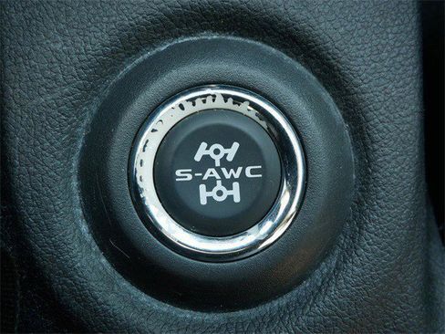 Used 2016 Mitsubishi Outlander SE image 23