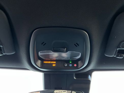 Used 2025 Buick Envista Preferred image 16