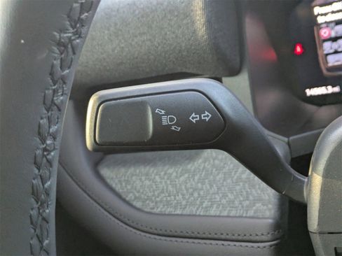 Used 2025 Ford Explorer Platinum w/ Ultimate Package image 34