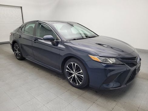 Used 2020 Toyota Camry SE w/ Convenience Package image 11