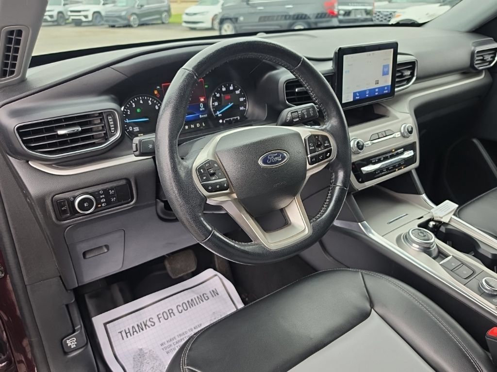 Used 2023 Ford Explorer XLT w/ Equipment Group 202A AWD/4WD image 15