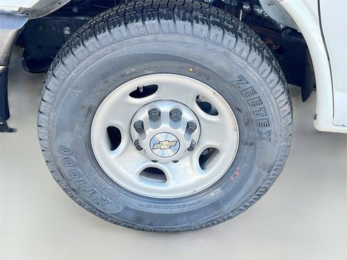 Used 2022 Chevrolet Express 2500 w/ Driver Convenience Package image 24