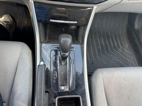 Used 2016 Honda Accord LX image 12