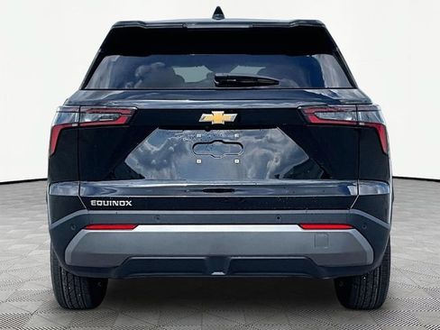 New 2027 Chevrolet Equinox LT w/ Convenience Package II FWD image 5