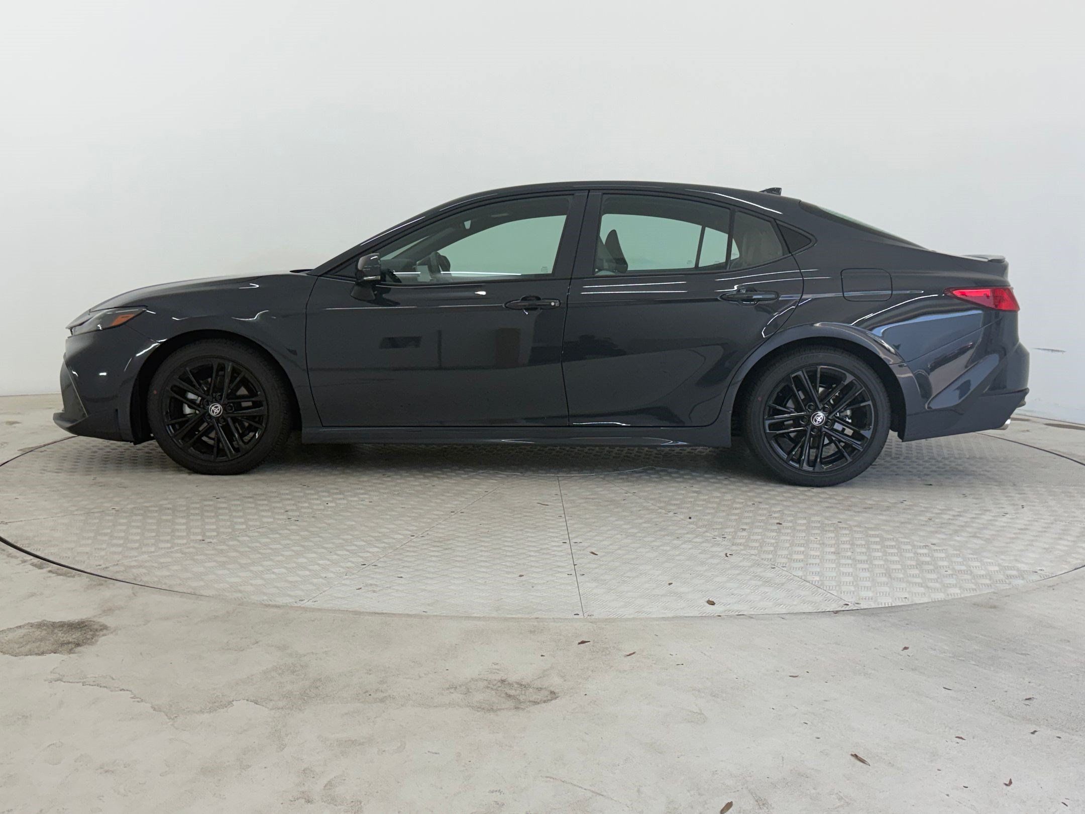 Used 2026 Toyota Camry SE w/ Multimedia Upgrade Package FWD image 2