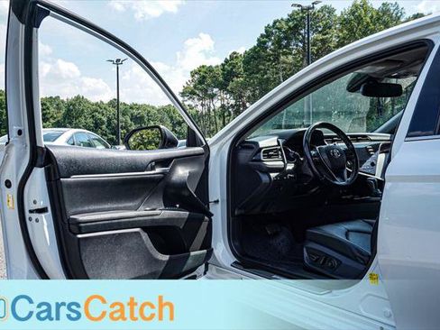 Used 2019 Toyota Camry XSE FWD image 18