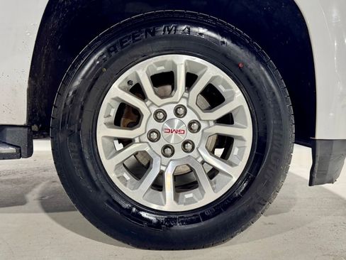 Used 2018 GMC Yukon SLT image 35