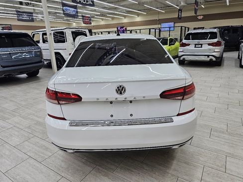 Used 2021 Volkswagen Passat 2.0T SE image 8