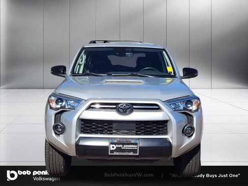 Used 2021 Toyota 4Runner Venture w/ Moonroof Package image 21