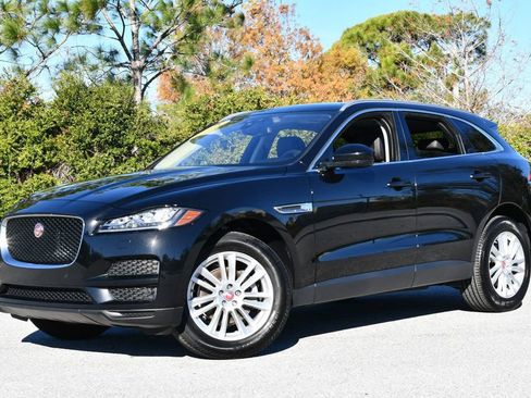 Used 2018 Jaguar F-PACE Prestige image 21