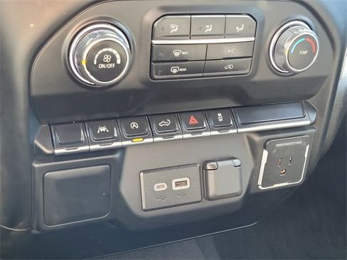 Used 2022 Chevrolet Silverado 1500 Custom image 17