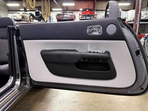 Used 2019 Rolls-Royce Dawn image 64