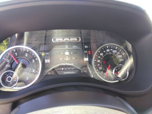 Used 2024 RAM 2500 Laramie w/ Night Edition AWD/4WD image 9