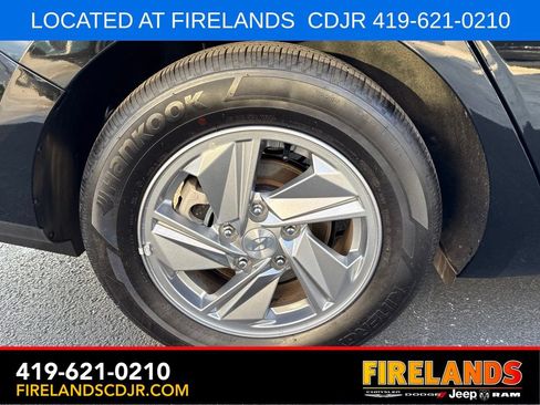 Used 2026 Hyundai Elantra SE FWD image 11