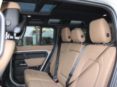 New 2026 Land Rover Defender 110 X-Dynamic SE image 46