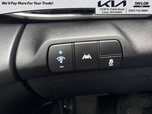 Used 2023 Hyundai Elantra SEL w/ Preferred Accessory Package image 25