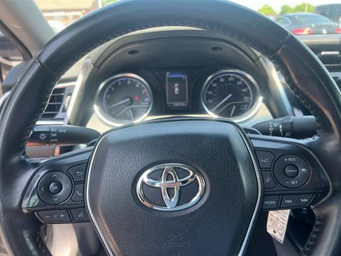 Used 2018 Toyota Camry SE FWD image 17