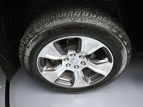 Used 2022 RAM 1500 Laramie AWD/4WD image 12