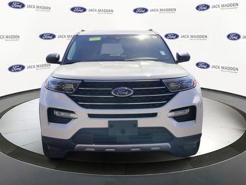 Certified 2022 Ford Explorer XLT w/ Equipment Group 202A AWD/4WD image 8