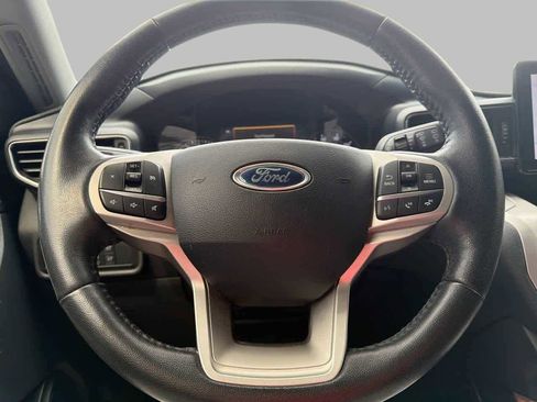 Used 2020 Ford Explorer XLT w/ Equipment Group 202A image 30