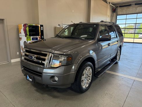 Used 2014 Ford Expedition Limited w/ Equipment Group 301A AWD/4WD image 2