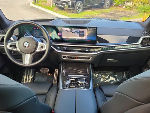 Used 2023 BMW X7 xDrive40i w/ M Sport Package AWD/4WD image 20