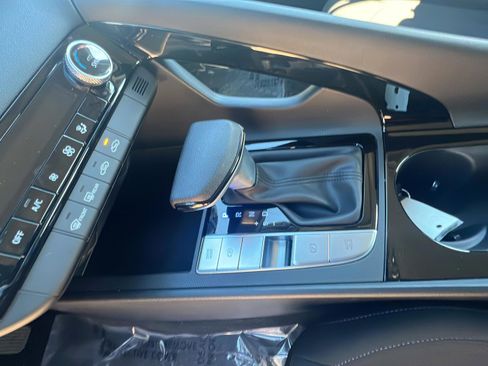 Certified 2025 Hyundai Elantra Blue image 16