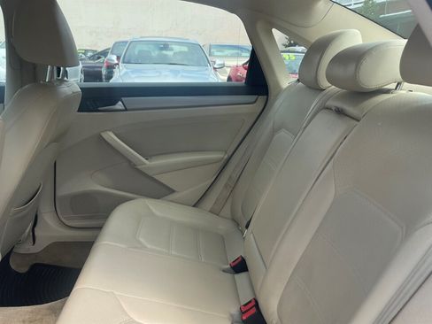 Used 2015 Volkswagen Passat 1.8T Limited Edition FWD image 18