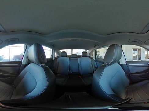 Used 2025 Volkswagen Jetta SE image 42