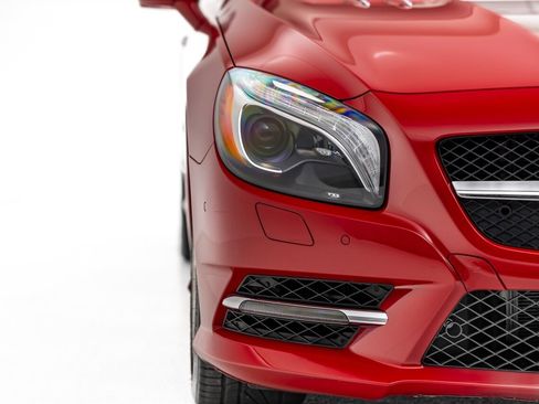 Used 2014 Mercedes-Benz SL 550 image 9