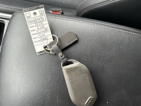 Certified 2024 Kia Sorento S image 44