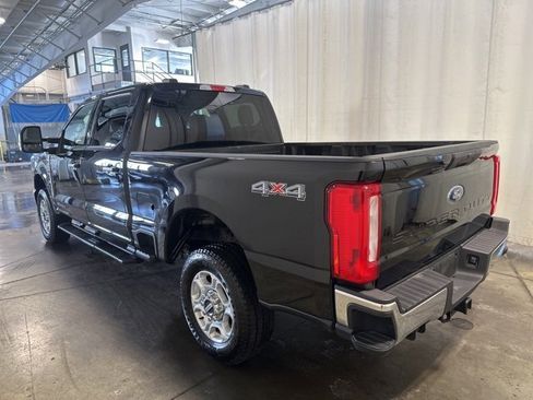 Used 2025 Ford F250 XLT image 6