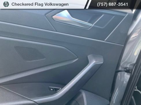 Used 2024 Volkswagen Jetta SE FWD image 24