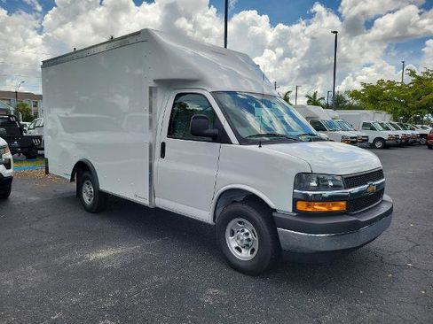 New 2025 Chevrolet Express 3500 w/ Power Convenience Package image 26