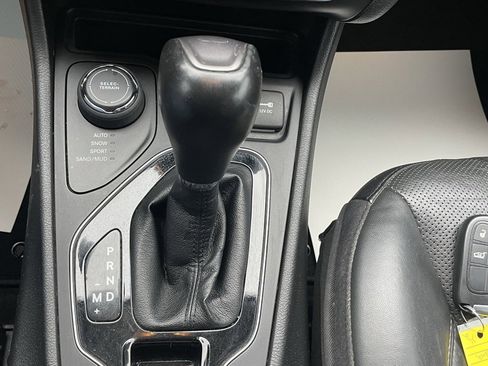 Used 2020 Jeep Cherokee Limited image 34