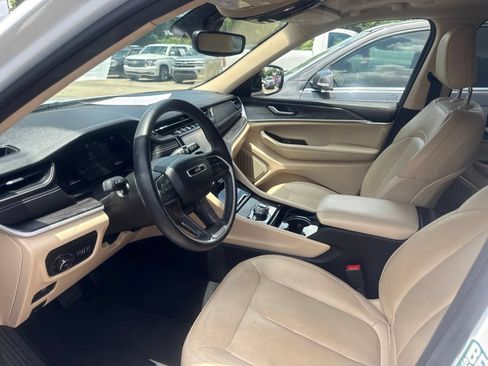 Used 2022 Jeep Grand Cherokee L Limited AWD/4WD image 8