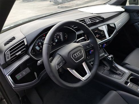 New 2025 Audi Q3 2.0T Premium image 7
