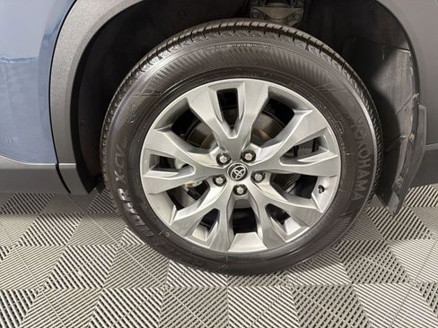 Used 2024 Toyota Grand Highlander XLE image 12