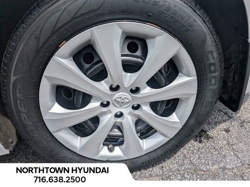 Used 2020 Toyota Corolla LE FWD image 37