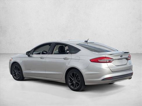 Used 2018 Ford Fusion SE w/ Equipment Group 601A image 5