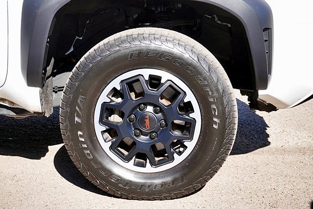 Used 2024 Toyota Tacoma TRD Off-Road AWD/4WD image 15