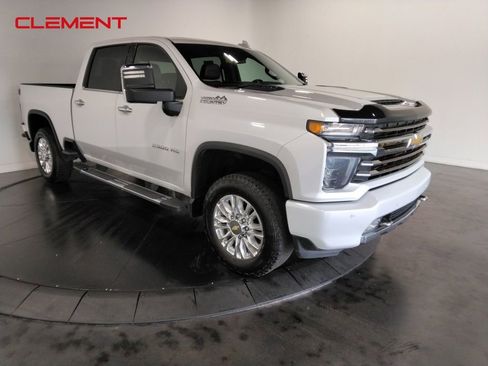 Used 2022 Chevrolet Silverado 2500 High Country w/ Safety Package II image 3