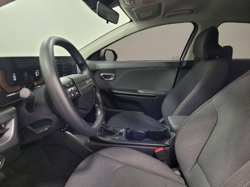 Used 2025 Kia K4 LX image 17