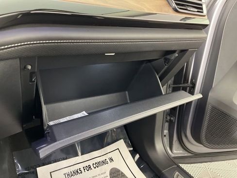 Used 2025 Volkswagen Atlas SE image 35